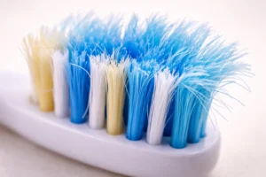 "frayed toothbrush bristles reduce cleaning effectiveness"